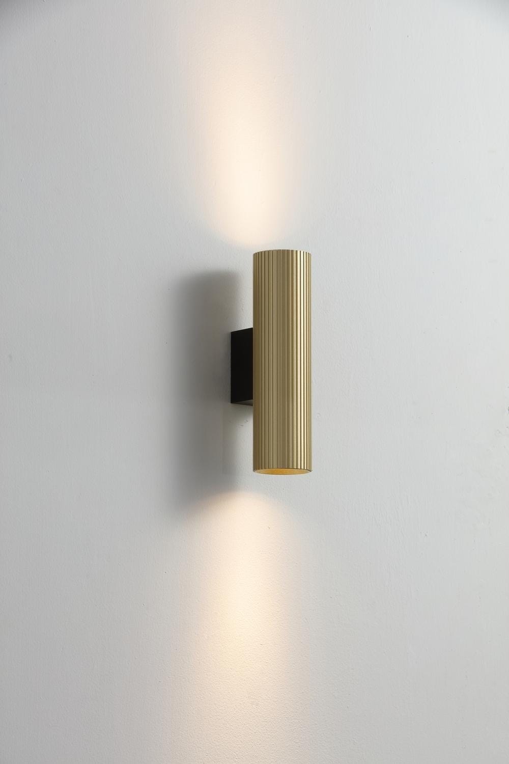 Onis 2 W - Alternative view